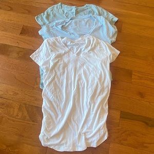 Maternity t shirt lot